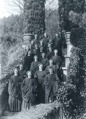 Der Konvent der Lioba-Schwestern 1933 am Tag der ersten \"Ewigen Profess\"